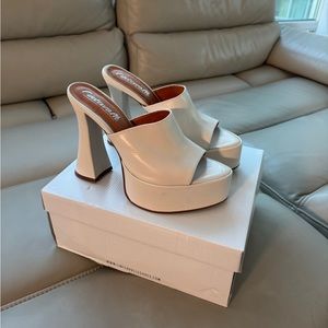 L’Intervalle Shore Off White Leather Mules
